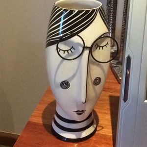 Meet your Posher, Pamela